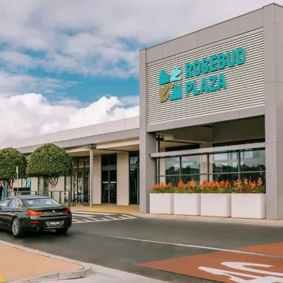 Aalto Retreat 3: Chic & Modern, Close 2 Everything Hotels near Rosebud Country Club