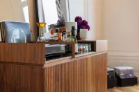 Maison de Maître Charmante Avec Grand Jardin en Plein Coeur de Vouvray Hotels in Vouvray