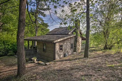 Romantic Log Cabin Escape on Delfosse Winery! - Country Houses