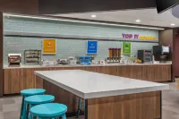 Tru by Hilton Janesville - breakfast