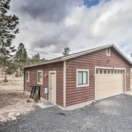 Fire Pit + Game Room: Heber-Overgaard Cabin!