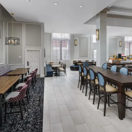 Hampton Inn & Suites Baltimore-Inner Harbor