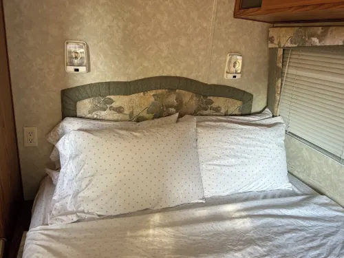 Peaceful/Cozy RV 4-Beds/Driveway for Parking 세레스 호텔