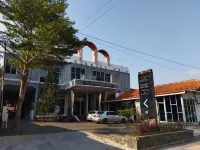 Hotel Kencana Jaya Hoteller i Ngabul