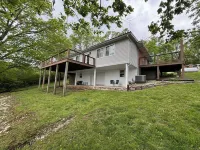 Your Lakeside Retreat for Family & Friends, 8 Beds, Lake Access & Covered Dock Hotels in Mercer County