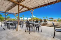 Kāʻanapali Ocean View Condo with Beachfront Cabana for Guests