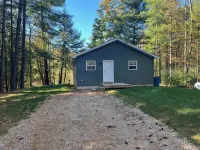 Charming 2-Bedroom Cabin on the River in Beaverton
