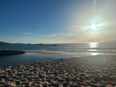 Appartement Moderne Centre Ville Dans Immeuble Ancien 5 mn des Plages โรงแรมใน