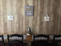 Charming 2-bedroom cabin uwith WiFi, AC in amazing McCarr