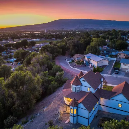 Delta Grand Victorian - Amazing Views! Ping Pong and Cornhole!
