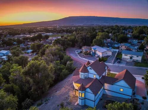Delta Grand Victorian - Amazing Views! Ping Pong and Cornhole!