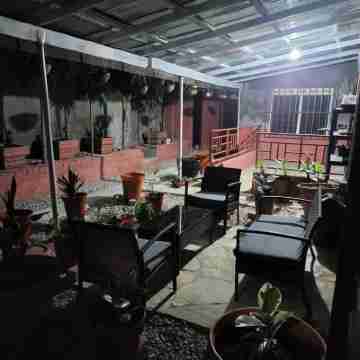 Friendly relaxing retreat in Weija near trendy Bojo and Kokrobite  Beach resorts Hotel Exterior