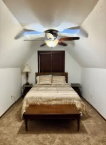 Hunters Paradise on The Lake.  Cozy 2 bedroom house with large back yard