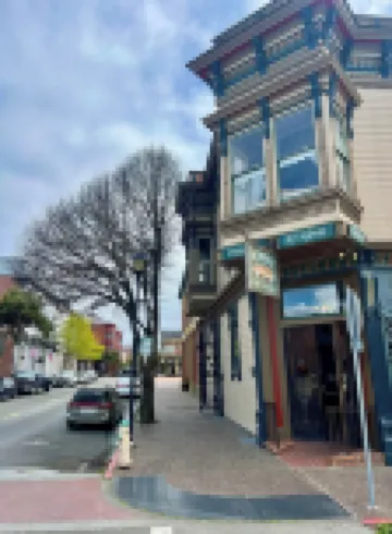 2 bedroom Waterfront Victorian Apartment