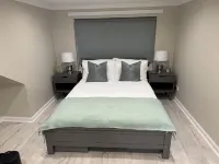Newly Renovated Room With Private Bathroom - Sleeps 3 - 2 Beds Các khách sạn ở Bathgate
