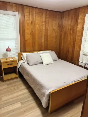 Cozy & Convenient Home Across from Thomasville Hospital Hotels in Thomasville