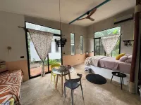 Artist-designed bungalow by the beach in Playa Negra with pool, AC, WiFi Hotels in Los Pargos