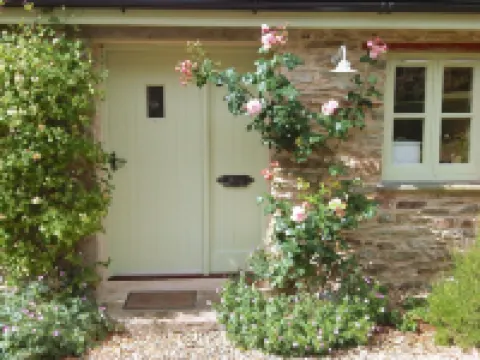 Pretty Cottage with Open Fire, Garden, Fields and Woods. Pet-Friendly EV Charger