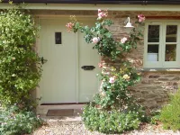 Pretty Cottage with Open Fire, Garden, Fields and Woods. Pet-Friendly EV Charger