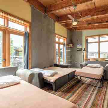 Cozy 1-bedroom pet friendly apartment in enchanting Chattanooga with WiFi, AC Rooms