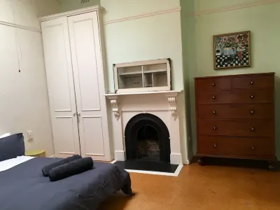 Art House on the park Hotels near A Clockwork Café