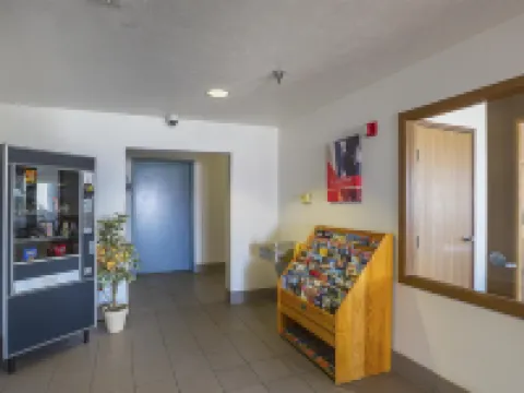 Motel 6 Omaha, NE - IAT West Hotels in Sarpy County