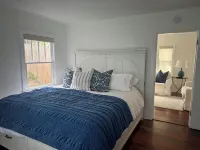 2 West Beach Cottages, 1 Block to Beach & Downtown, Harbor & Funk Zone