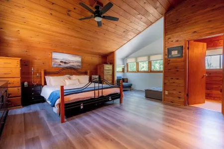 Second Wind - Visit our Charming House with Modern Comforts & Stunning Views