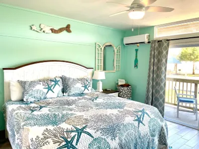 Jewel of Cedar Key-Pet Friendly condo 130 Hotels near Salt Marsh Cottage