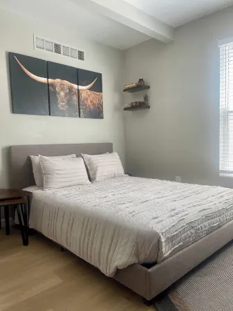 Cozy studio with AC and WiFi in charming Royal Oak Отели рядом с достопримечательностью «Парк Мейнингер»