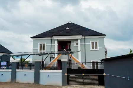 Lovely Studio Flat - Home away from home.