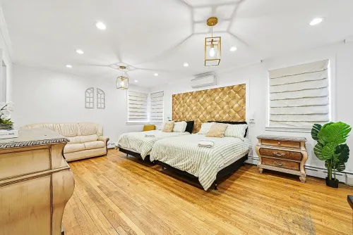 Large 7B/3B Villa w/Indoor Pool, Hot Tub, Slps 16 Hotels in Woodridge