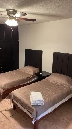 Beautiful entire home near Plaza Patio Mall