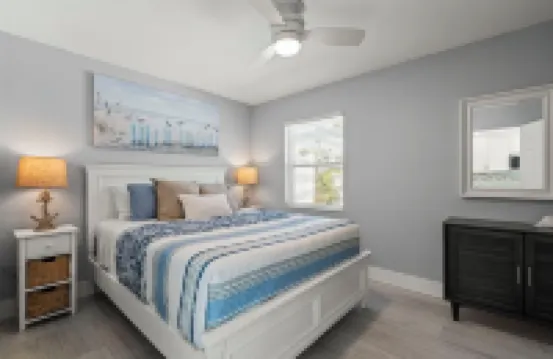 Explore Manasota Key, Walk to beach, bikes, kayaks in charming 1-bedroom cottage