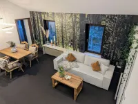 Tree house suite - family-friendly with play corner and unique bunk bed