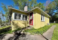 Wells On the Water -A Tiny but Mighty Cottage on Loon Lake