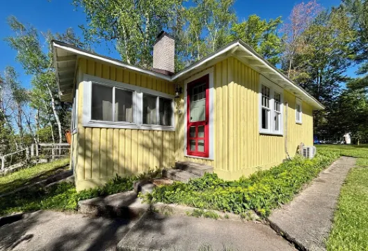 Wells On the Water -A Tiny but Mighty Cottage on Loon Lake