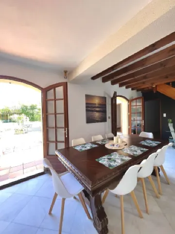 Cosy southern house with landscaped garden