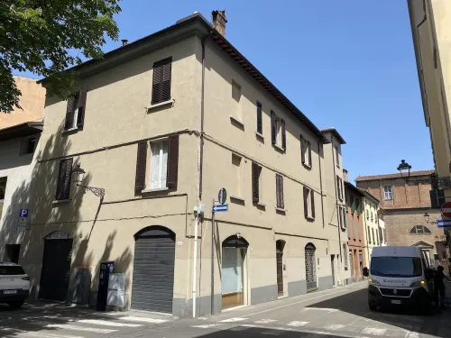 Anna apartment: relaxation and elegance in the true heart of the historic center of Imola Hotels in Imola