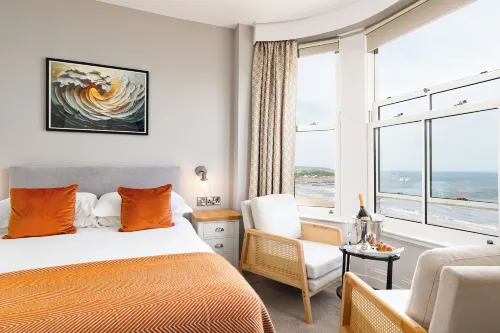 The Clarence Gardens Hotel - Beach