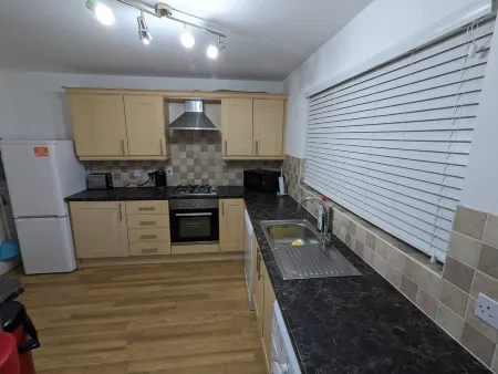 Greatmindz's home away from home<br>Semi-detached house with 2 king size bedrooms Отели рядом с достопримечательностью «Уолсолл Арборетум»