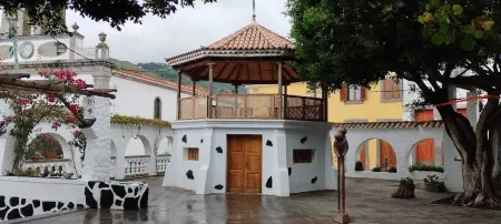 Casa Ita, Perfect for Family Vacations, Groups of Friends or Work Stays.