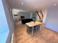 Chez Claire : appartement 2 chambres avec garage Hotels in Langres