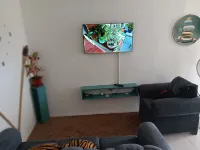 Charming 3-bedroom apartment in enchanting St. Andrew Parish with AC, WiFi. Hotels in Harbour View