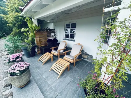 New apartment by the fjord, with boat availablehttps://bythefjord.com/ Отели в г. Санне