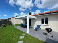 Quiet house, south facing, sleeps 6 3 Stars