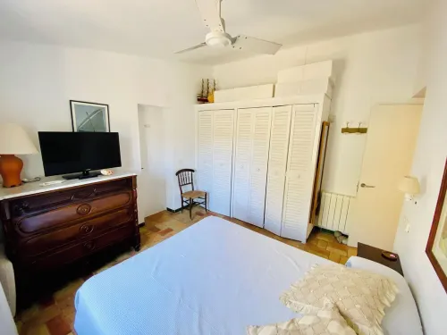 Cottage 100m from the beach