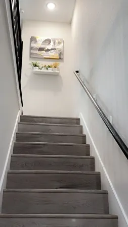 Nestled Cozy 4-bedroom house with Loft, Pergola, WiFi, AC in enjoyable Spring