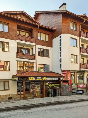 Stylish fully equipped studio with AC across from the gondola station! Hotels in 