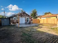 Welcome to Cozy Stone Cottage 3 bedrooms and 1 bathroom house.